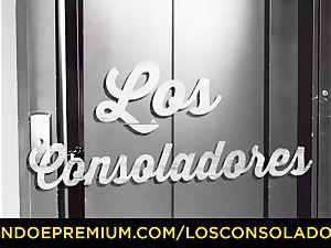 LOS CONSOLADORES - super-hot stunners teach intercourse with executive